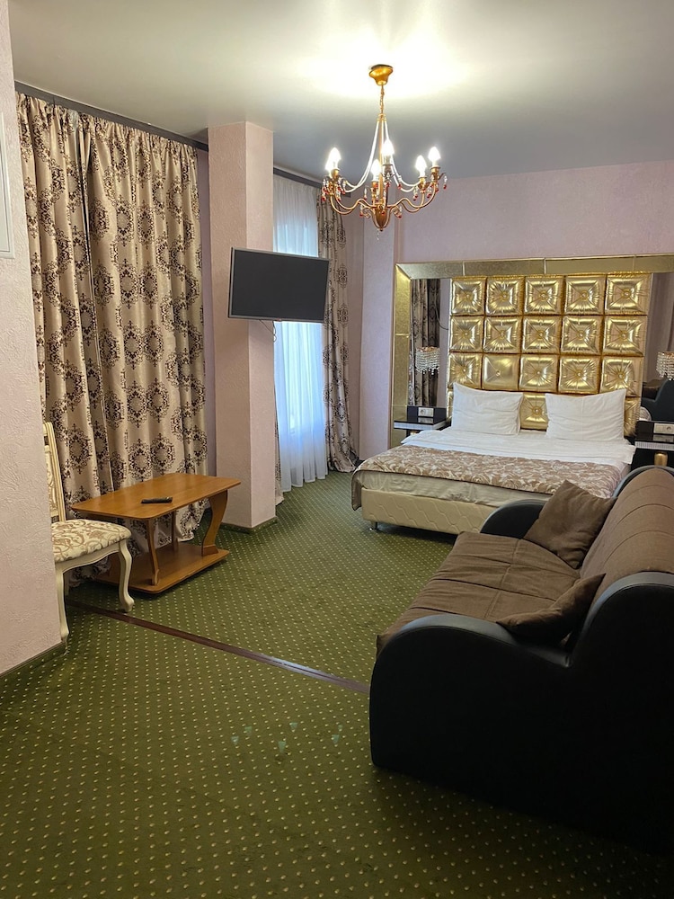 Family Studio Suite