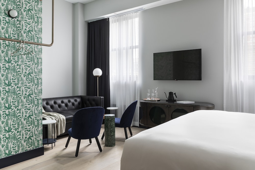 Studio Suite, 1 King Bed With Sofa Bed (Studio Suite)