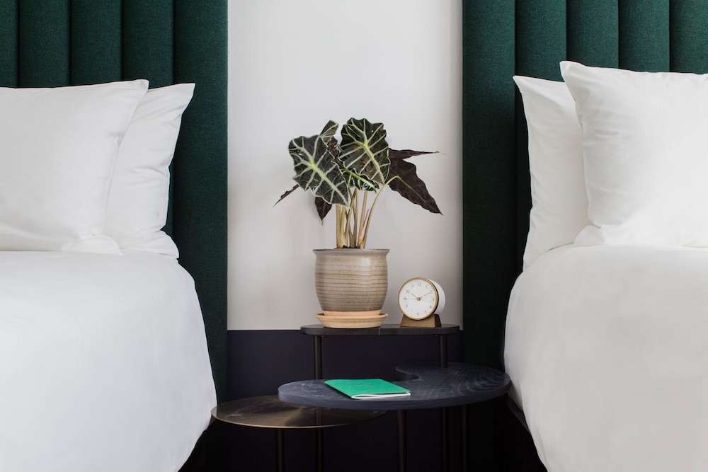 Standard Room, 2 Double Beds (Double Bedroom)