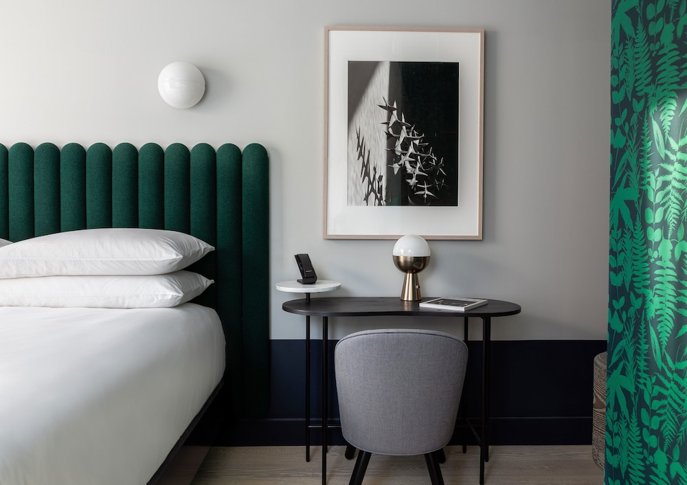 Standard Room, 1 King Bed (King Bedroom)