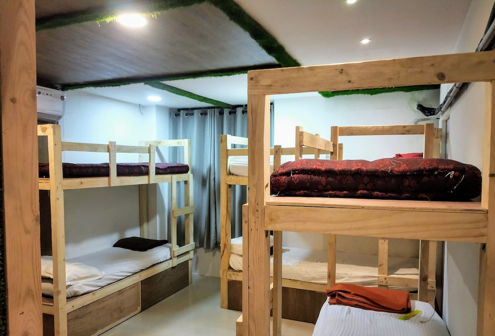 Executive Shared Dormitory, Non Smoking