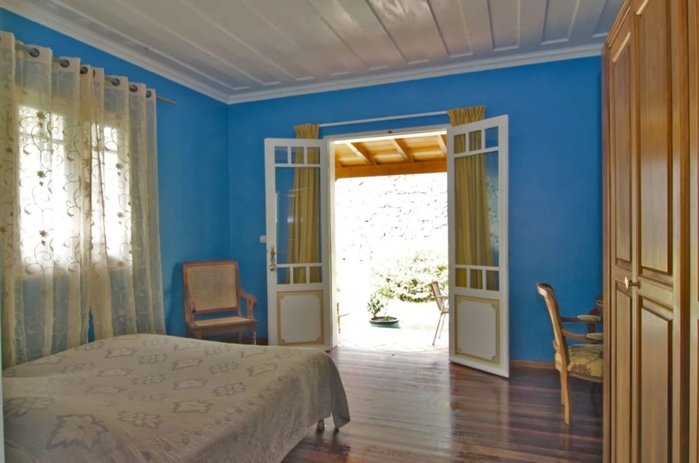 Basic Double Room, 1 Queen Bed (Creole 1)