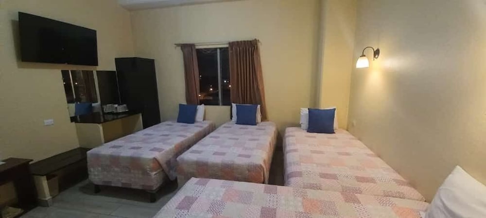 Classic Quadruple Room, Multiple Beds, Non Smoking