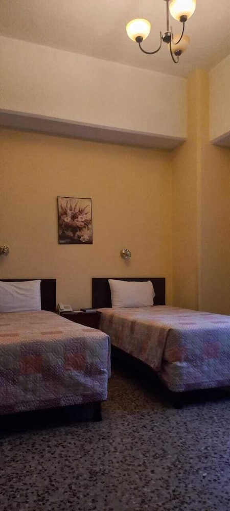 Basic Double or Twin Room, Multiple Bedrooms, Non Smoking