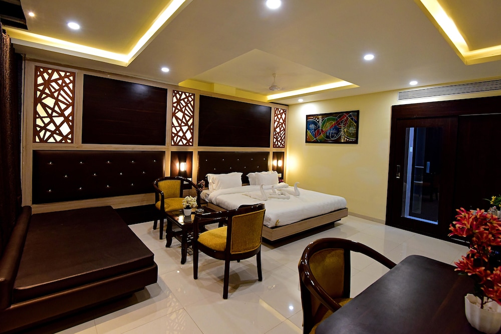 Deluxe Suite