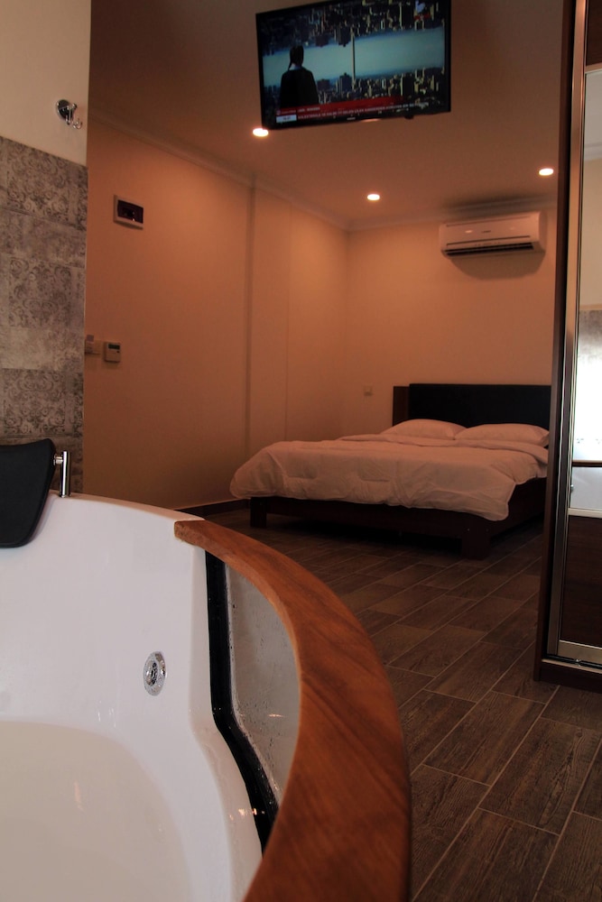 Deluxe Suite, Garden View