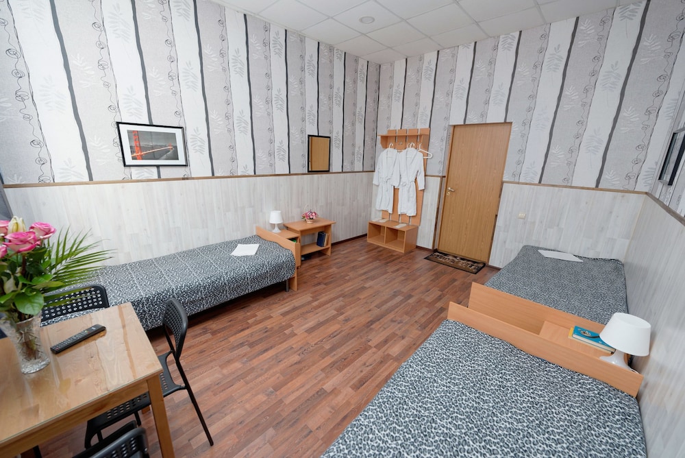 Economy Triple Room, 3 Twin Beds, Non Smoking
