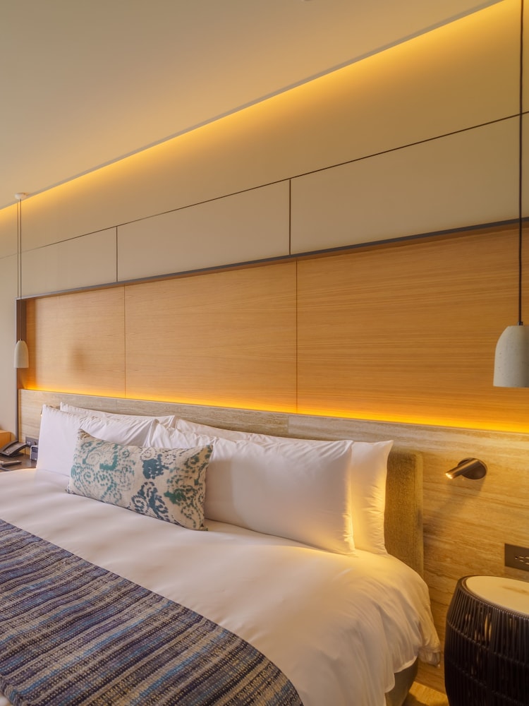Deluxe Room, 1 King Bed with Sofa bed, Balcony