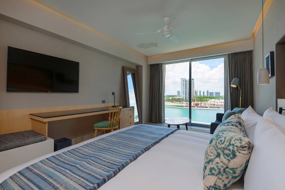Room, 1 King Bed with Sofa bed, Marina View (Balcony)