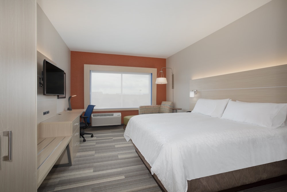 Suite, 1 King Bed, Accessible (Communication Accessible)