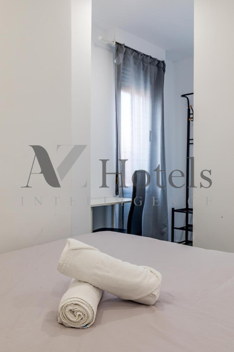 Standard Double Room with Shared Bathroom