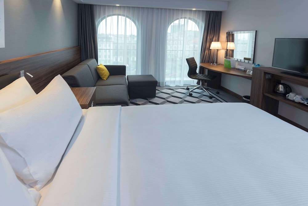 Family Room, 1 Queen Bed