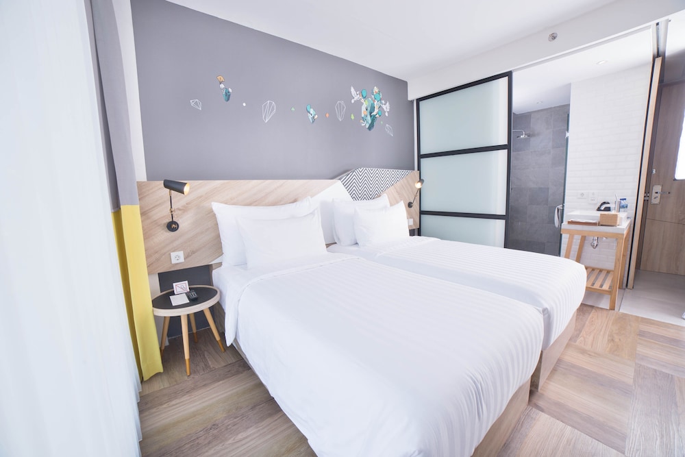 Deluxe Twin Room (25)