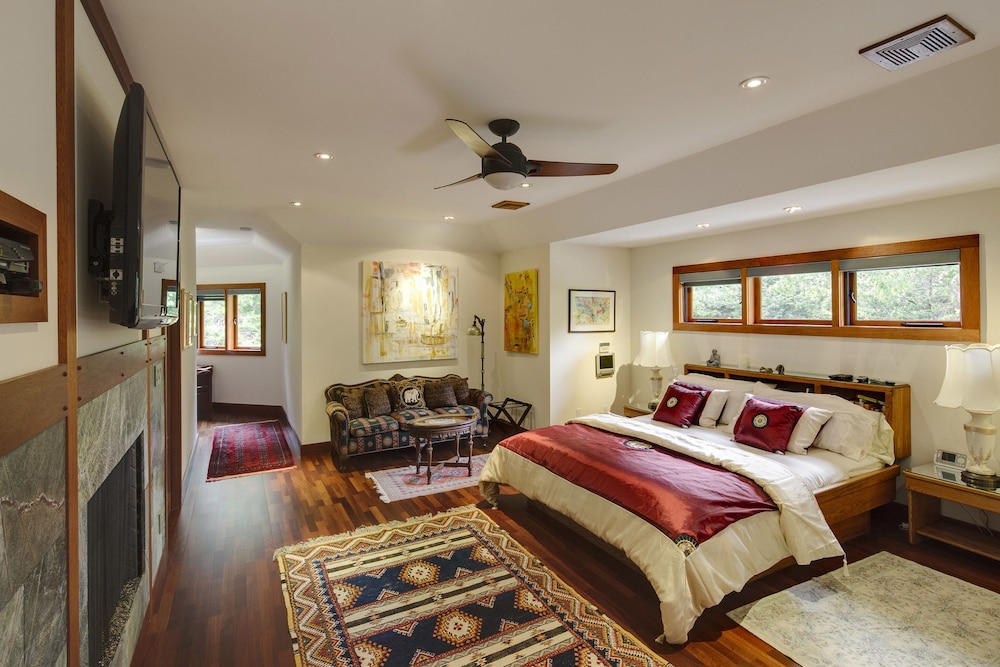 Master Spa Suite