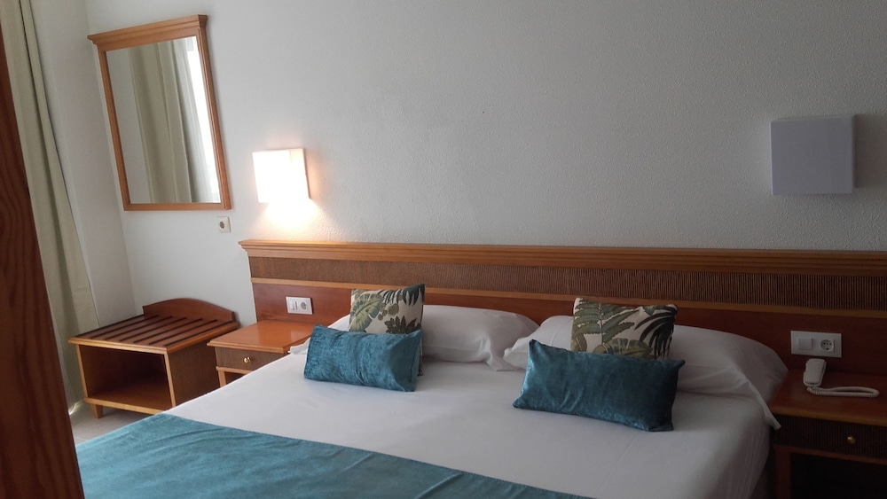 Suite, Balcony (2 adults and 1 child)