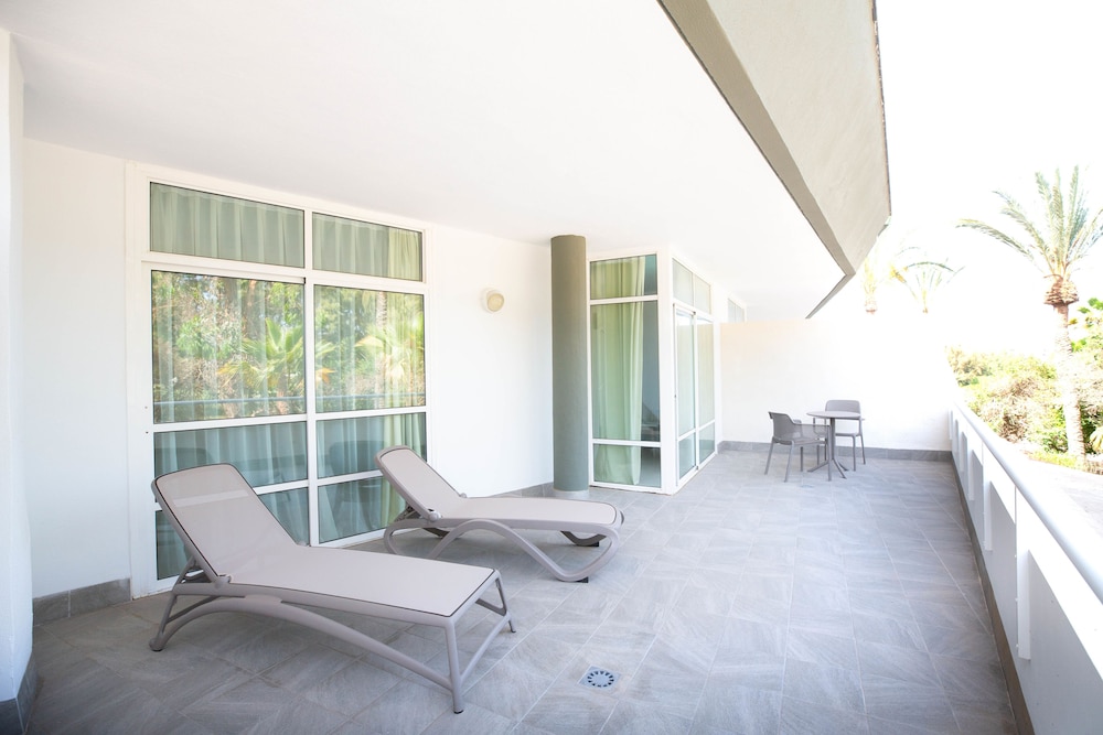 Suite, Balcony, Golf View (2 adults and 1 child)