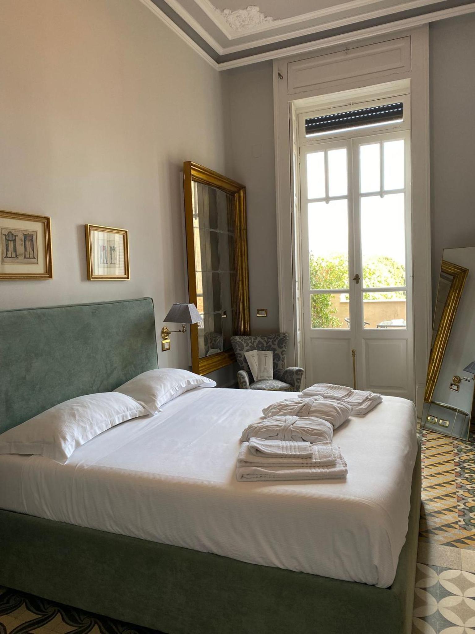 Double Room with Balcony and Sea View