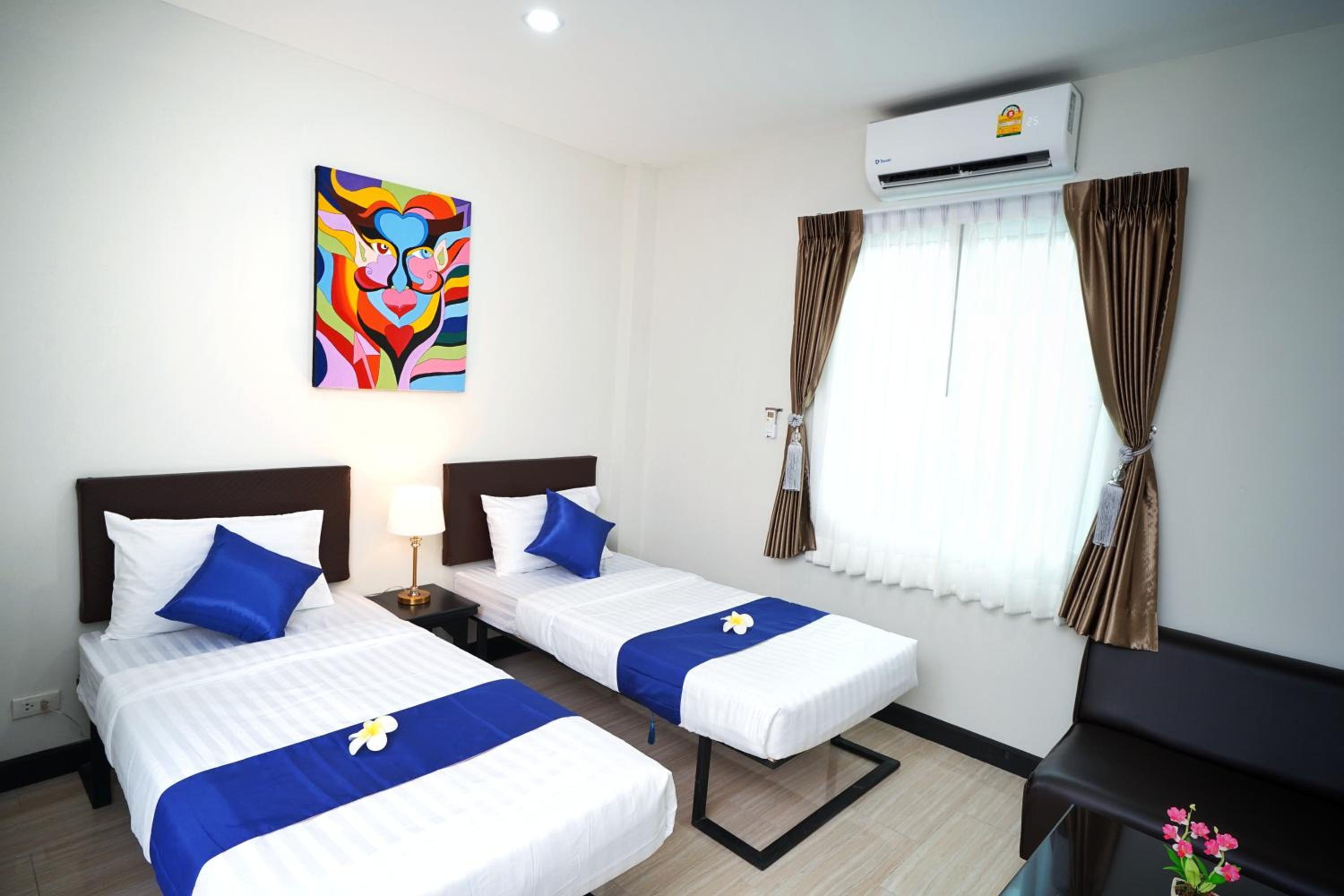 Standard Twin Room
