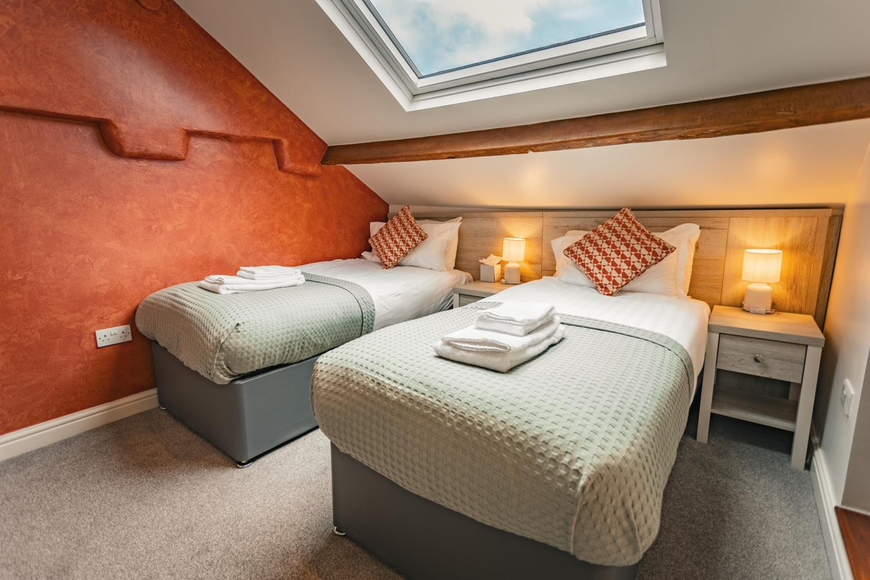 Standard Twin Room