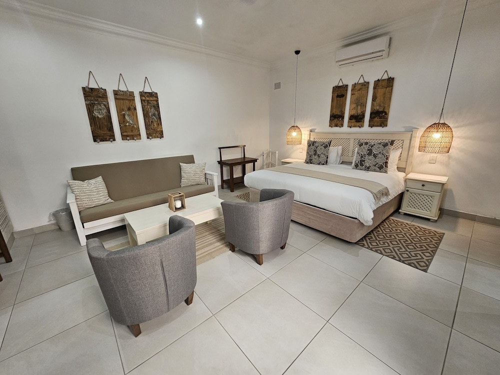 Luxury Twin/King Apartment with Patio on Ground Floor, Courtyard View, 1 Bedroom