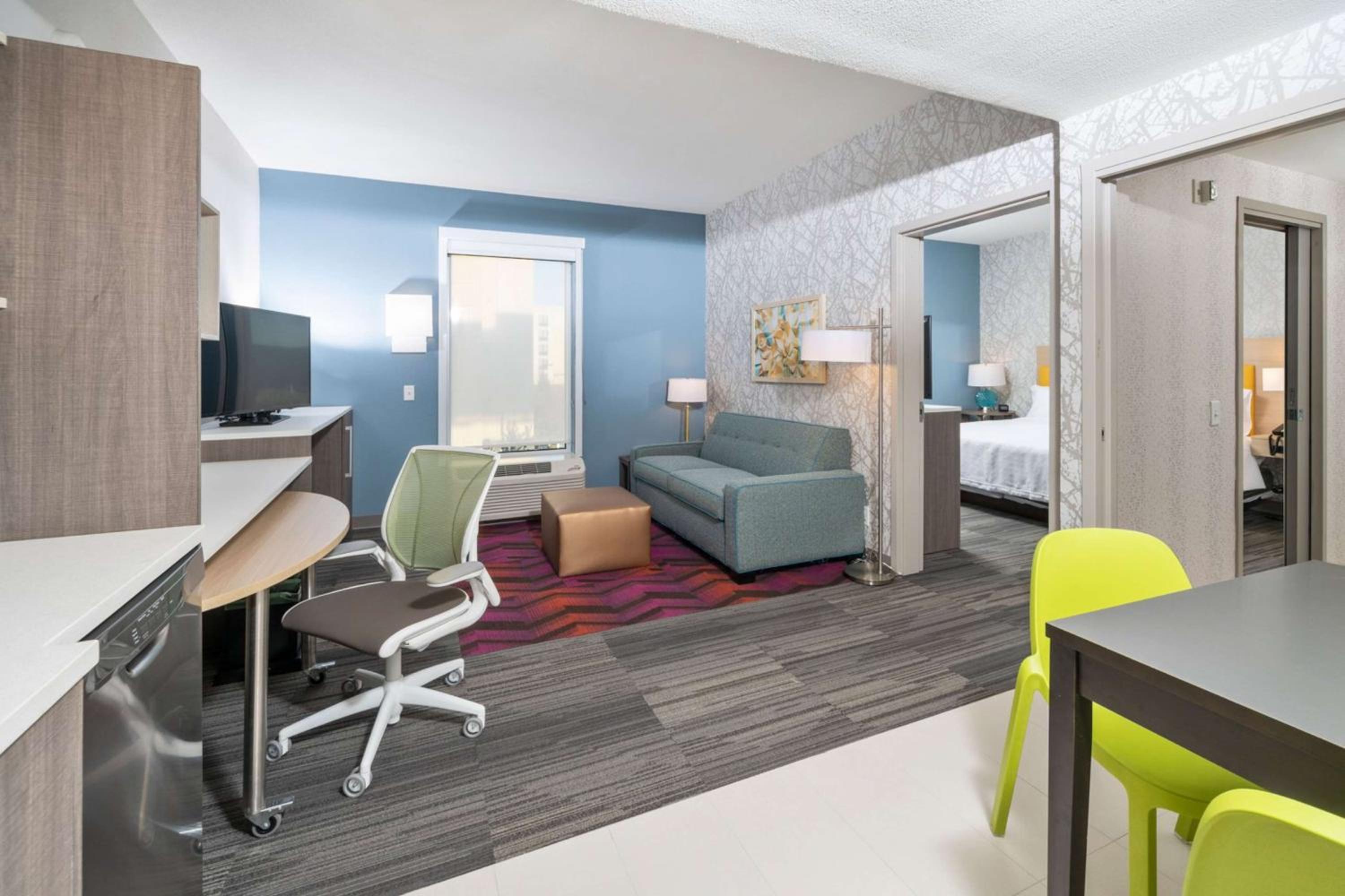 One-Bedroom King Suite - Non-Smoking