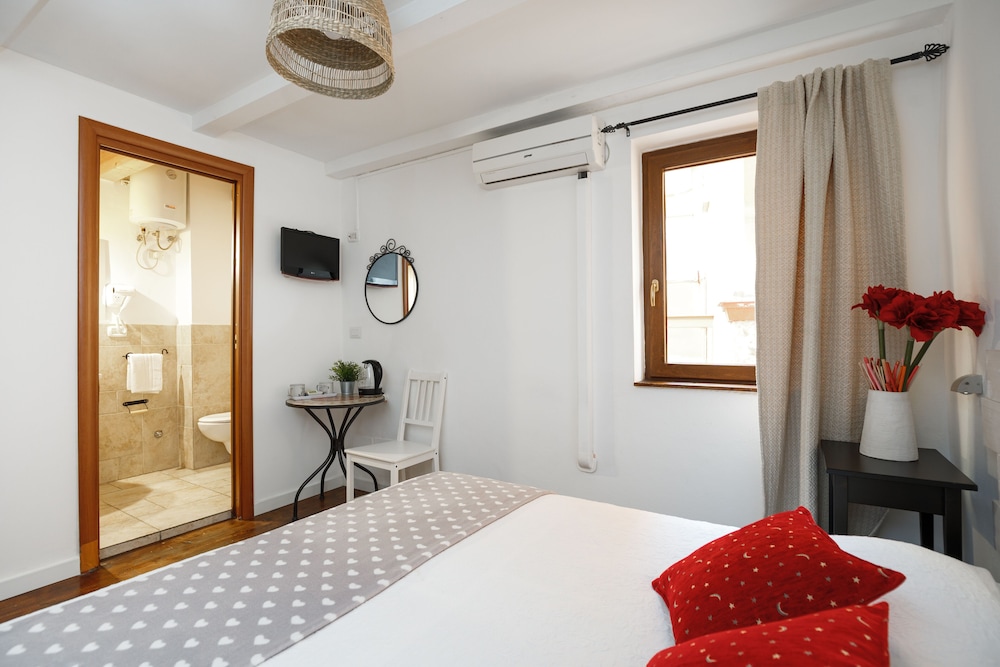 Double or Twin Room, Private Bathroom