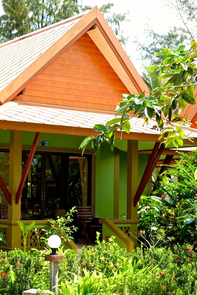 Room, Garden View