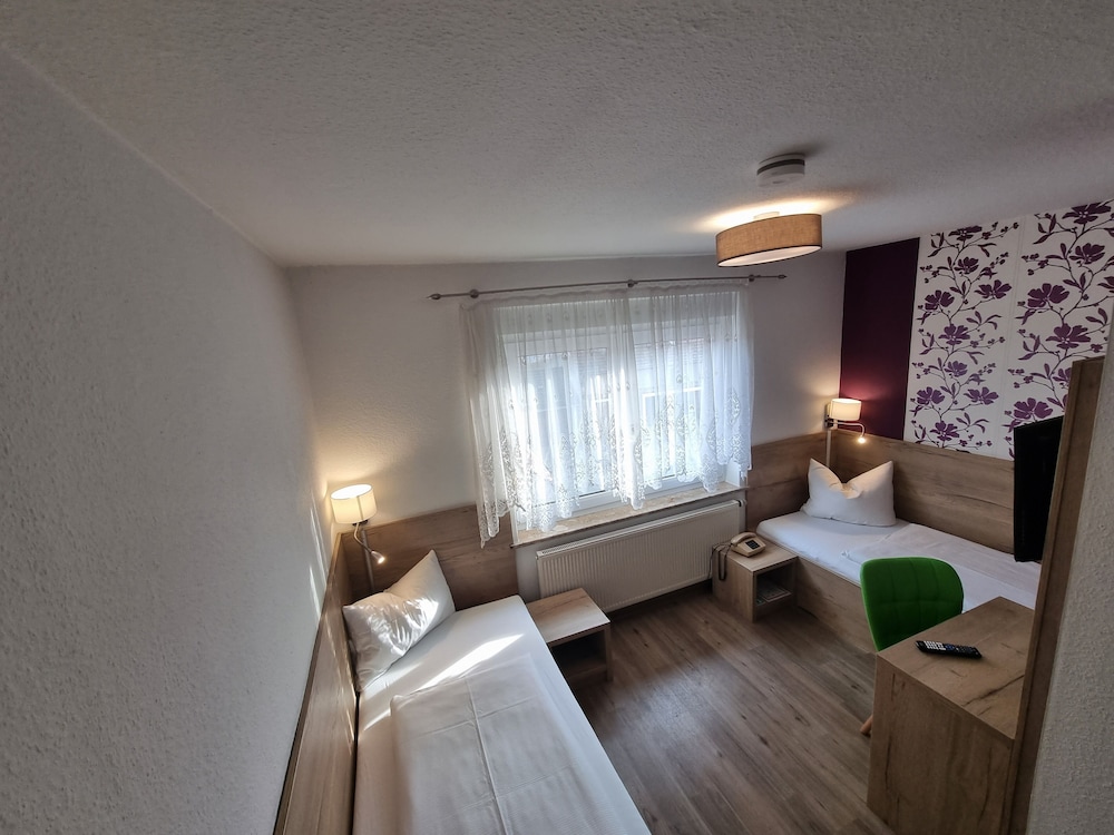 Basic Twin Room