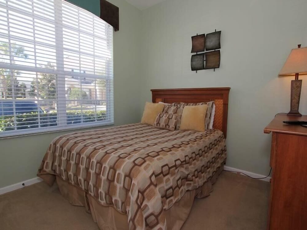 Family Townhome, Hot Tub, Garden Area