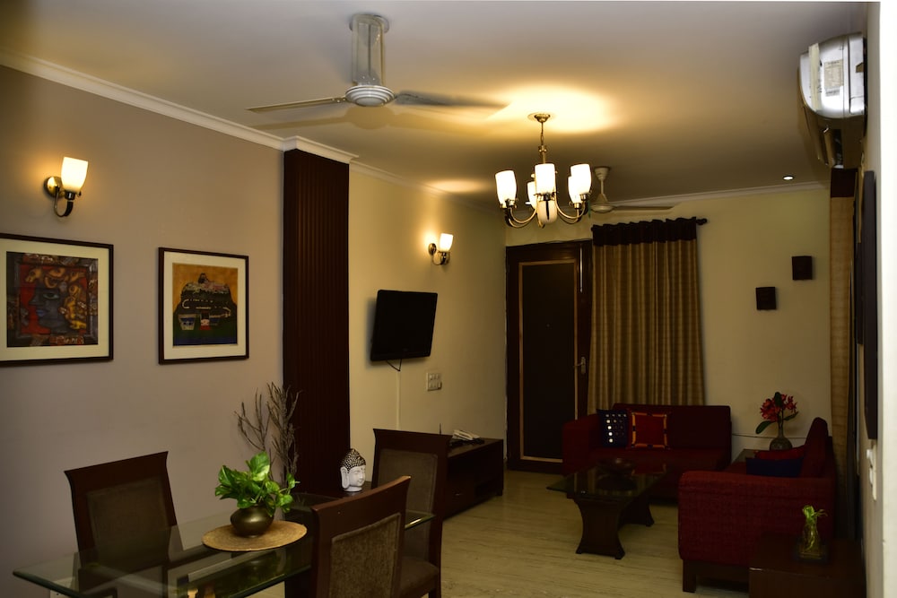 Woodpecker Apartment 2 Bedroom Service Apartment