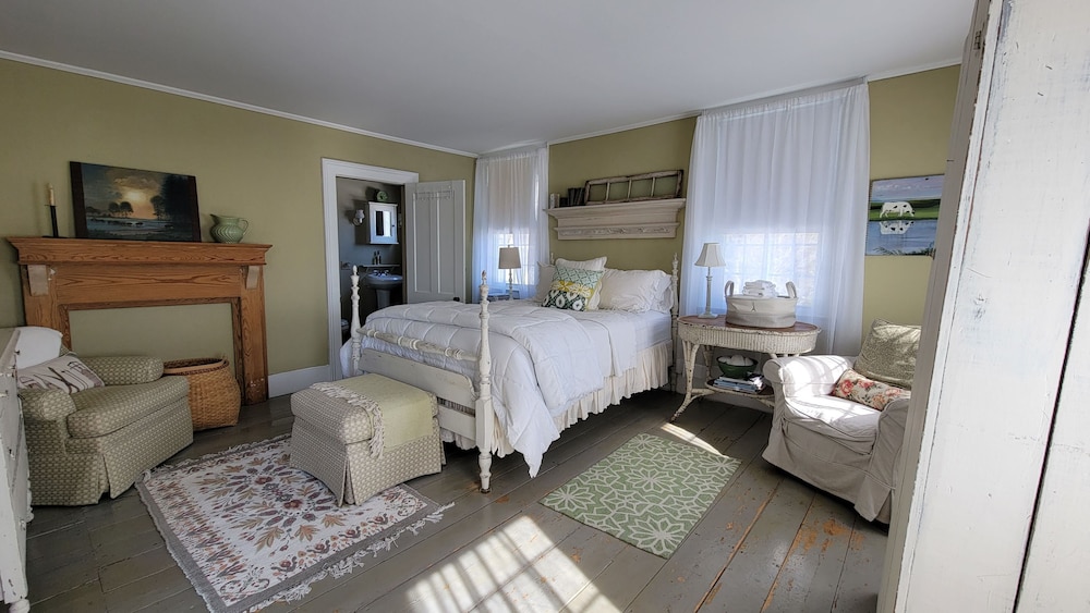 The Asahel Holton Room
