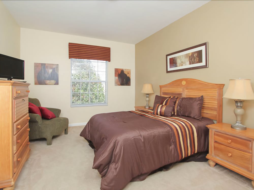 Family Townhome, Hot Tub, Garden Area