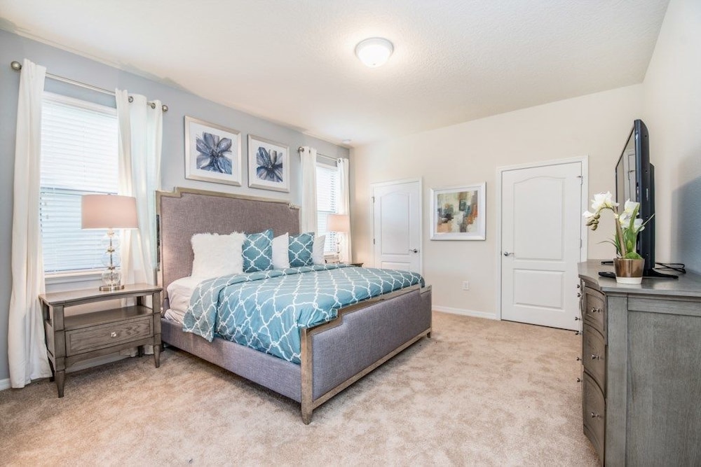 Family Condo, Balcony, Garden Area
