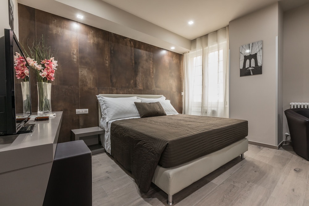 Astoria Deluxe Rooms,,Check in presso L’Hotel Astoria, Via Fratelli Rosselli 14 ,,