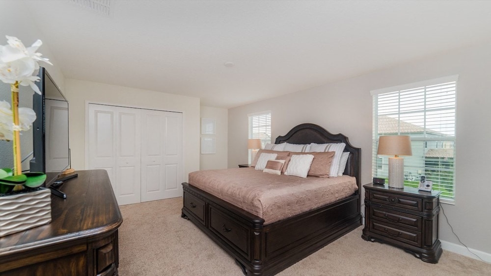 Family Townhome, Hot Tub, Garden Area