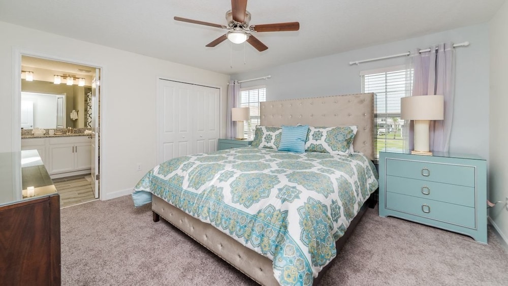 Family Townhome, Private Pool, Garden Area