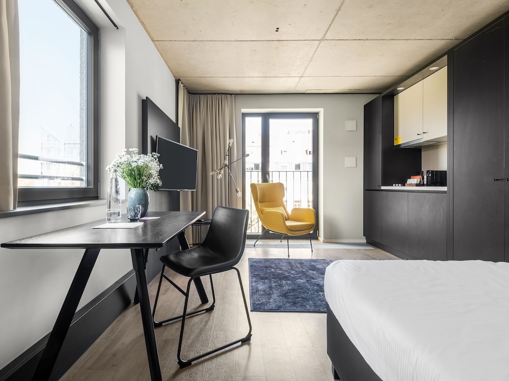 Medium Studio with Kitchen - Single Bed