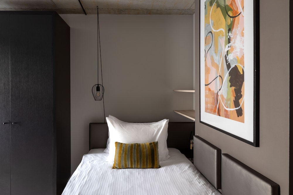 Medium Room - Single Bed