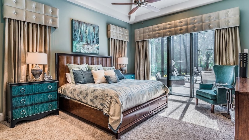 Family Townhome, Multiple Bedrooms, Hot Tub, Garden Area