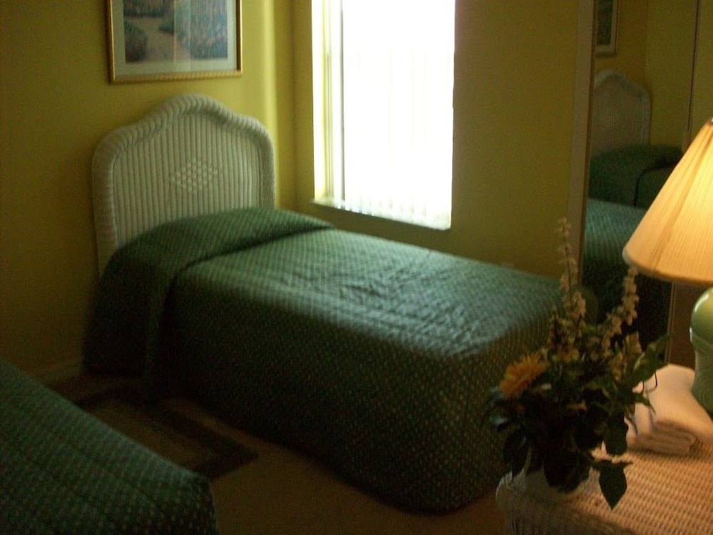 Family Condo, Hot Tub, Garden Area