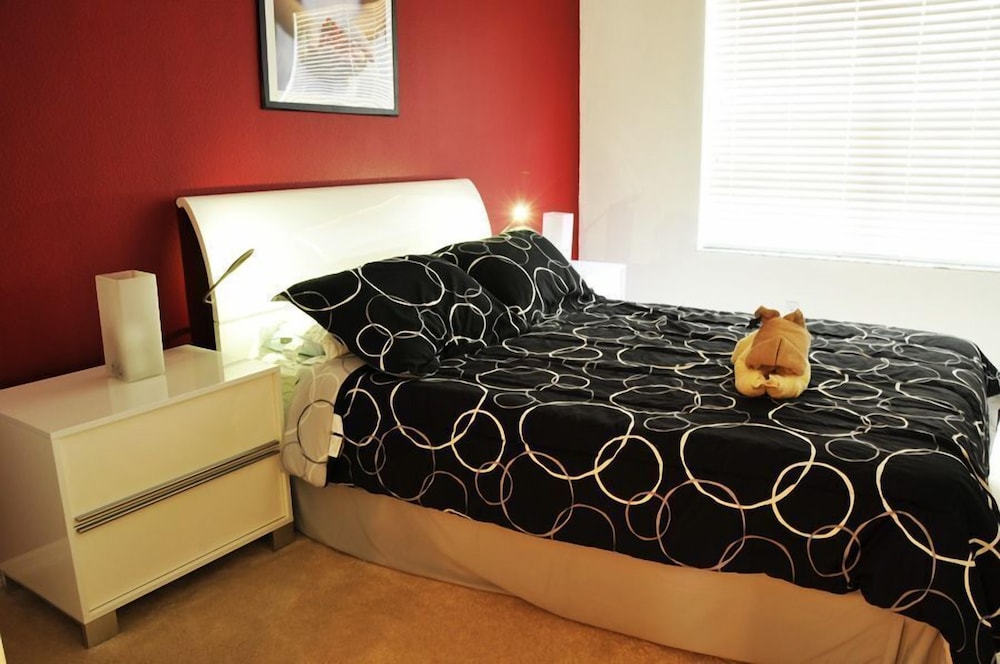 Family Villa, Multiple Bedrooms, Hot Tub, Garden Area