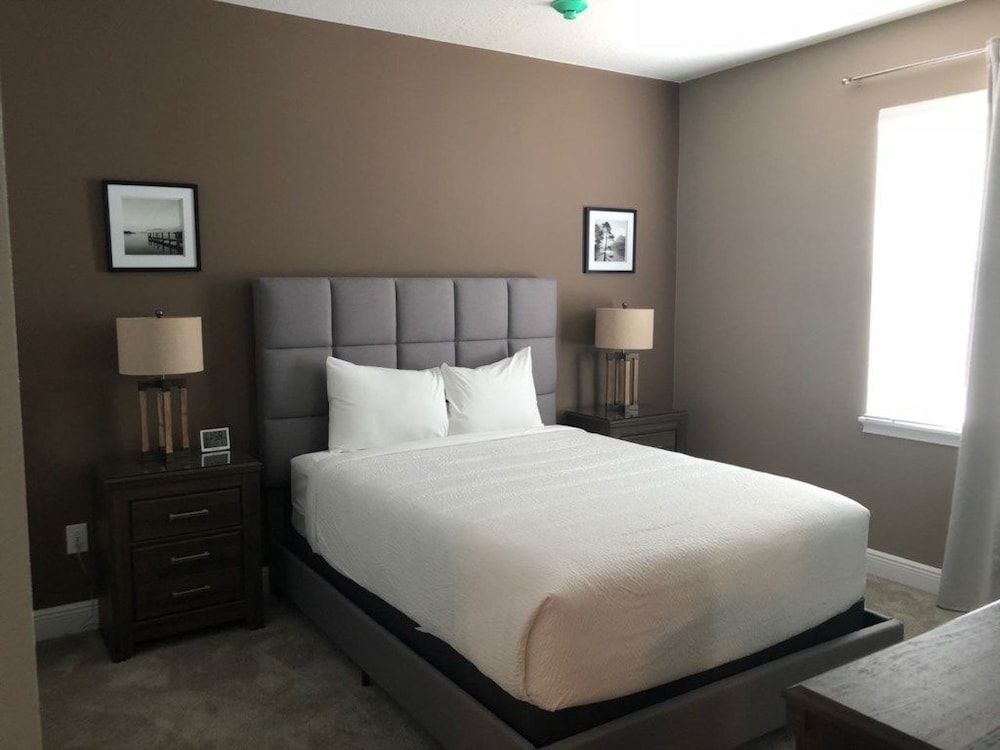 Family Townhome, Multiple Bedrooms, Garden Area
