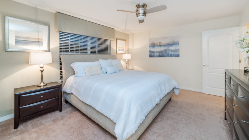 Family Townhome, Private Pool, Garden Area