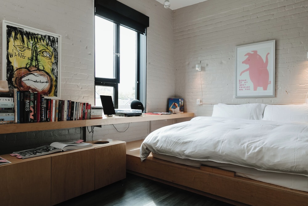 Design Studio Suite, 1 King Bed