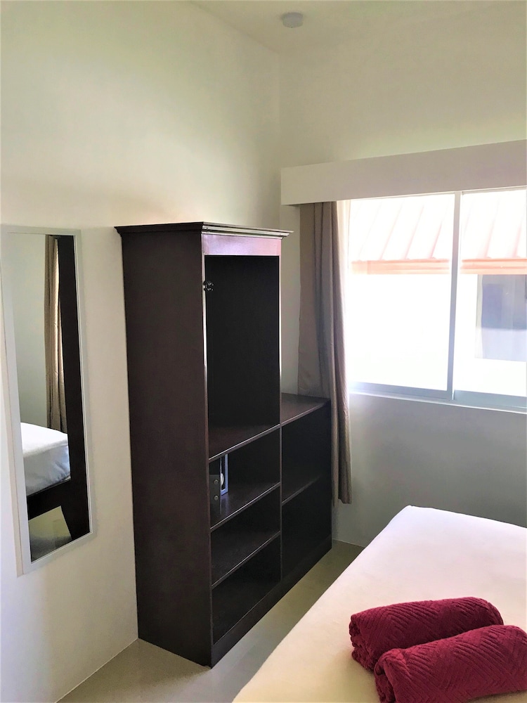 Duplex, Kitchenette