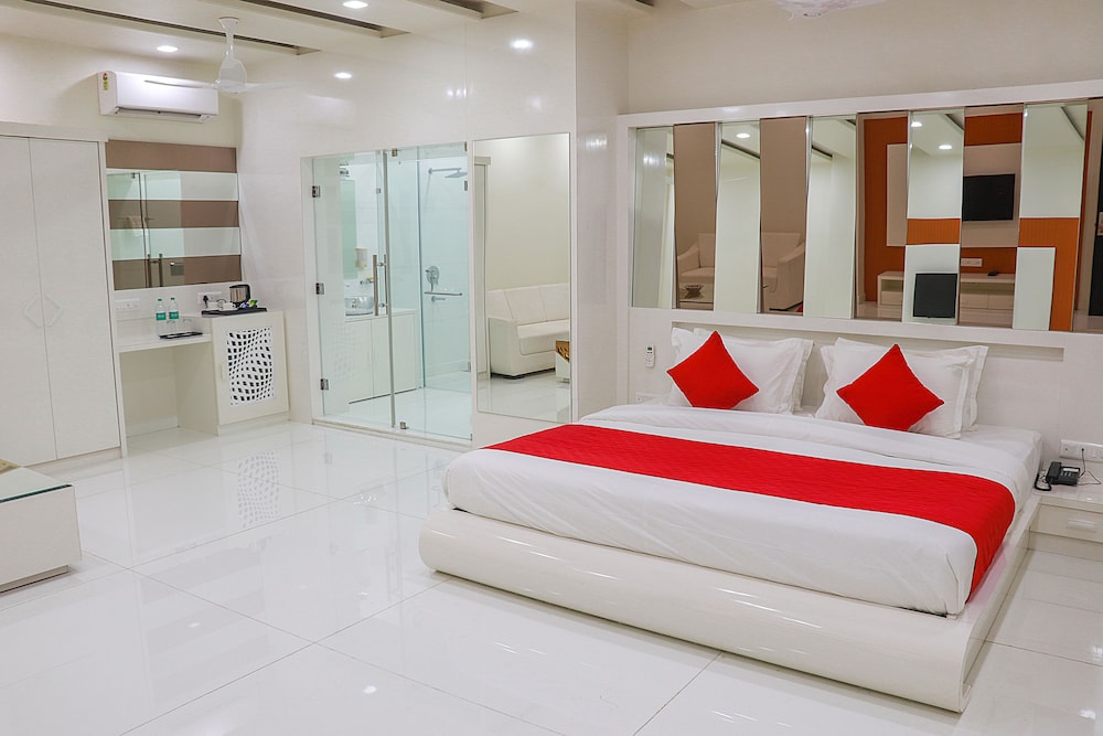Luxury Suite