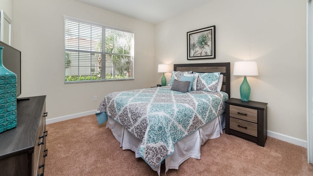 Family Townhome, Hot Tub, Garden Area