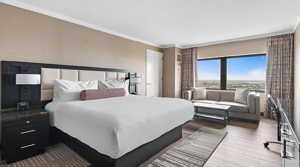 Premier City King Room