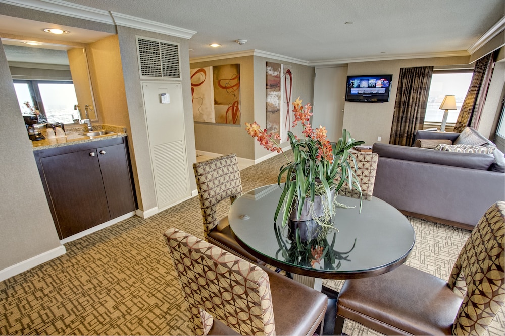 Marina Suite