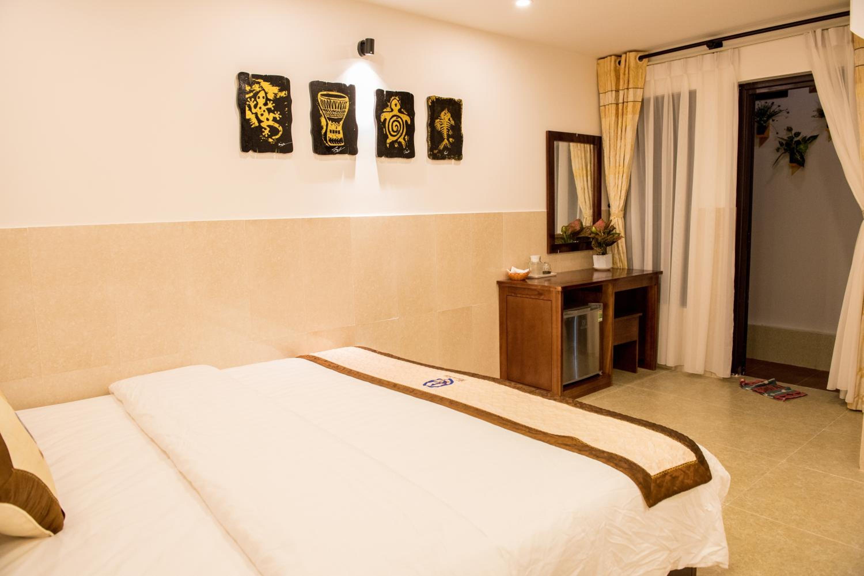 Triple Room with Pool View